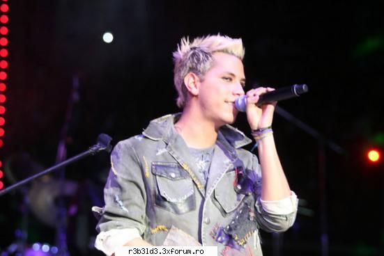 Capturi din concerte - andy_cool_girl - R3b3ld3