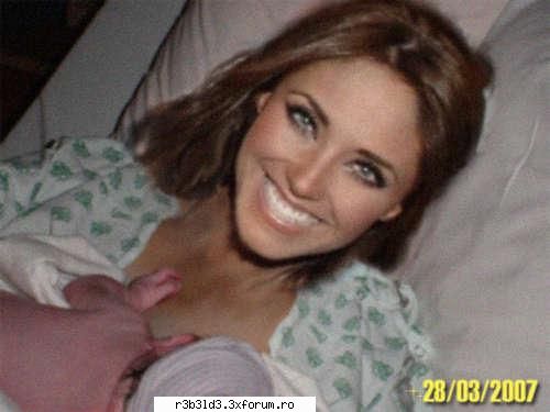 anahi insarcinata... - nici mie nu imi vine sa cred dar uitativa la poze - Anahi-Mia