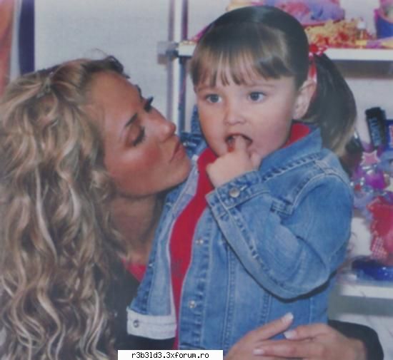 anahi si nepoata ei - anny ji nepoata ei - Anahi-Mia